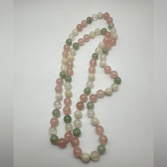 29" of hand knotted and 8mm beaded rose quartz, green/pink/white jade necklace! - Picture 10 of 11